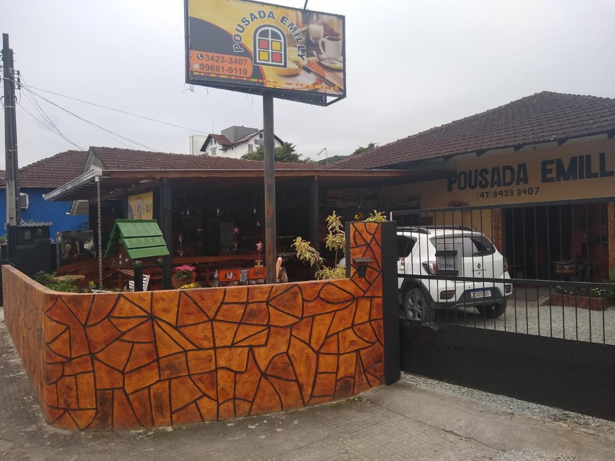 Pousada Emilly Joinville Exterior foto