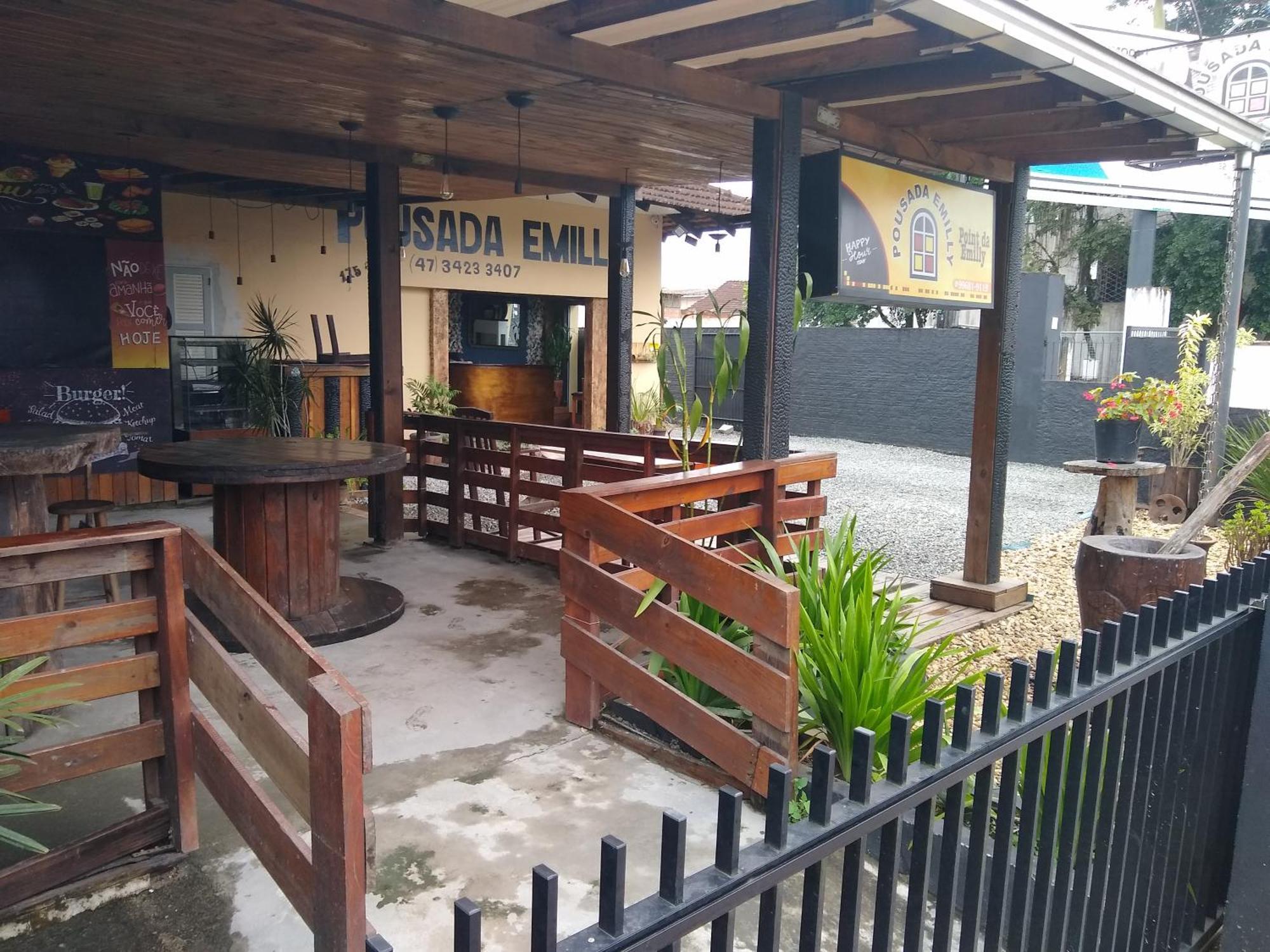 Pousada Emilly Joinville Exterior foto